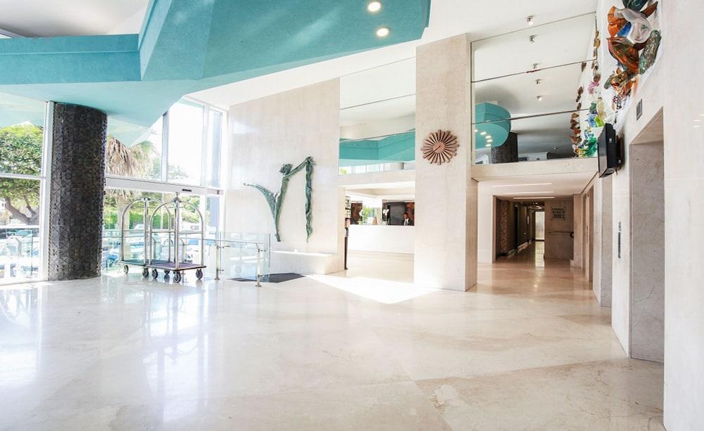 Blue Waters Hotel 4*